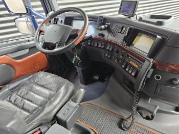 Volvo FH 16.660 8x2*6 / HIAB 80 t/m CRANE / KRAN